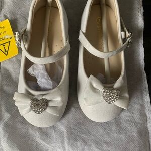 Dream Pairs White Kids Dress Shoes with Bow and Heart